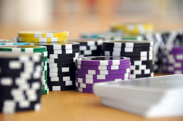 Trải nghiệm đánh bài poker tại 77BET poker - cơ hội chiến thắng lớn